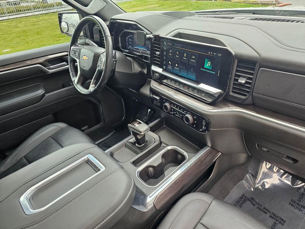 Used 2022 Chevrolet Silverado 1500 LTZ w/ LTZ Premium Package AWD/4WD image 10