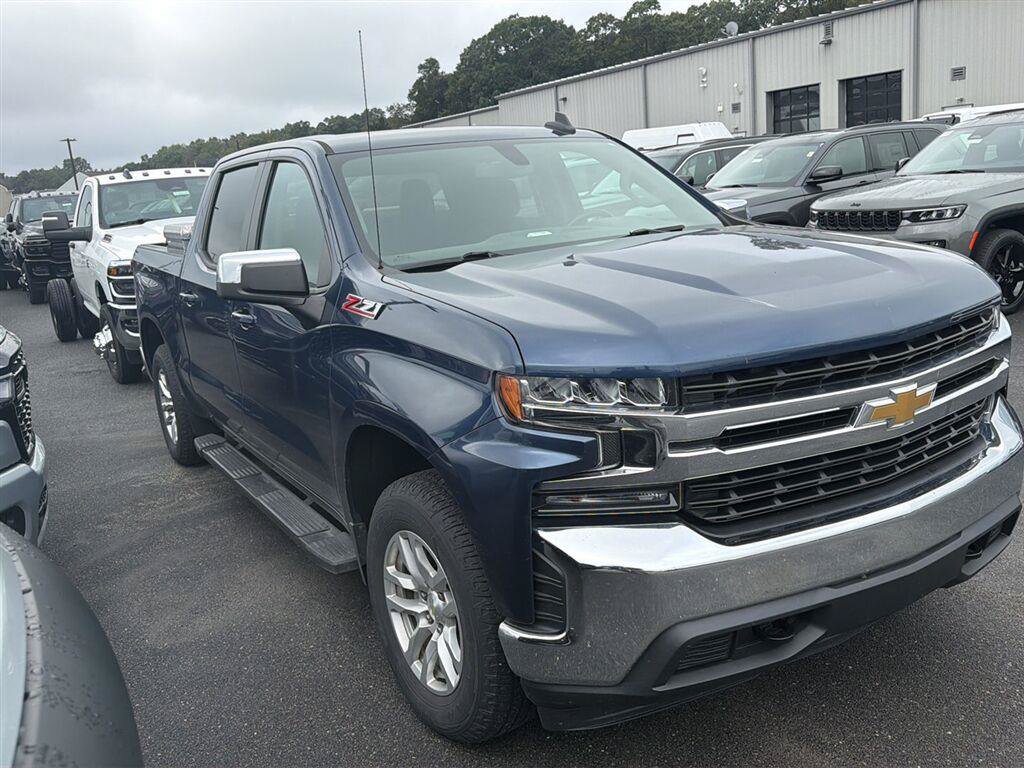 Used 2022 Chevrolet Silverado 1500 LT w/ Z71 Off-Road Package AWD/4WD image 2