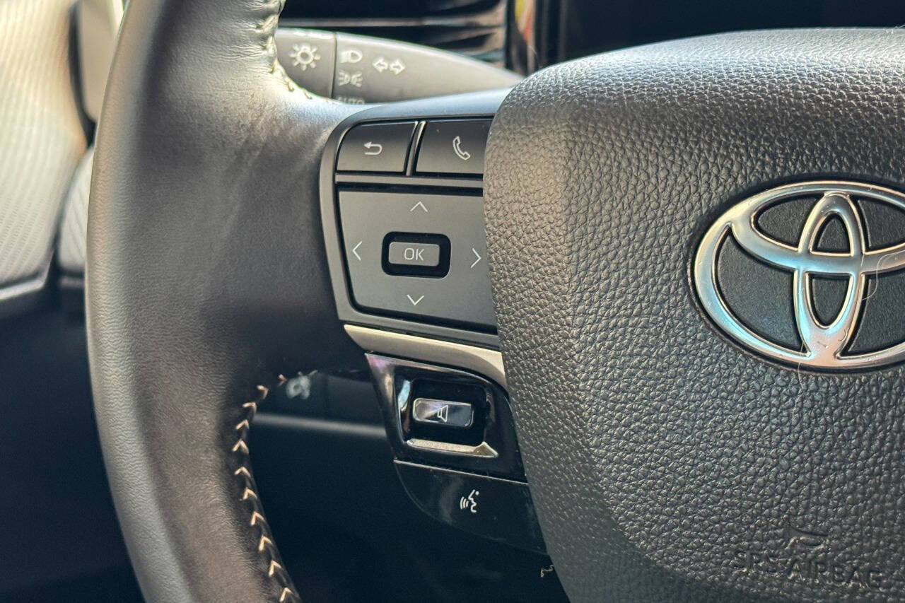 Used 2025 Toyota Camry Hybrid image 29