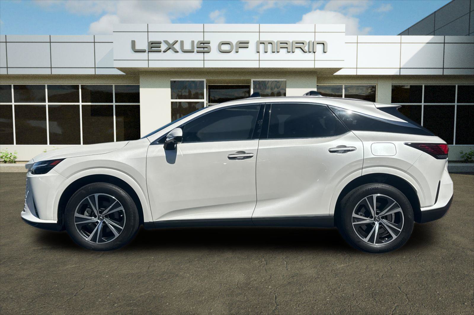 Used 2024 Lexus RX 350 Premium w/ Accessory Package (Z1) FWD image 2