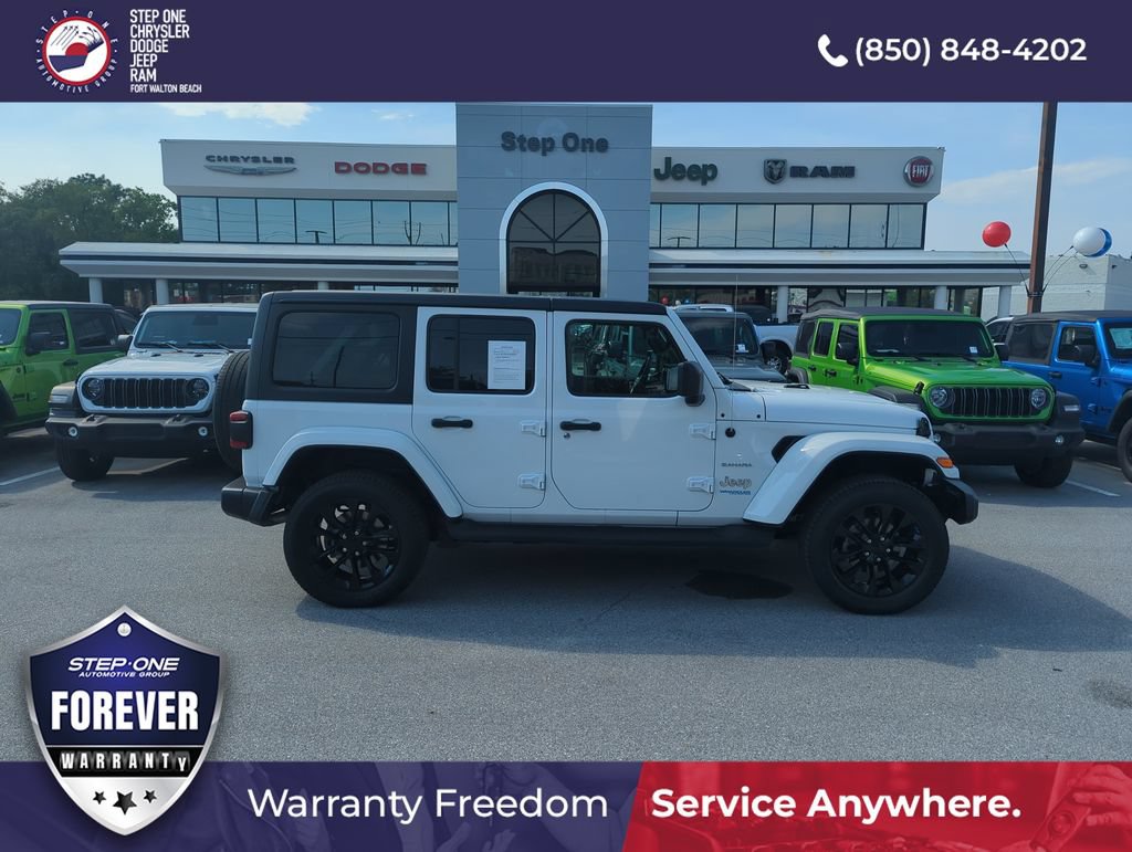 Used 2022 Jeep Wrangler Unlimited Sahara w/ Cold Weather Group AWD/4WD image 7