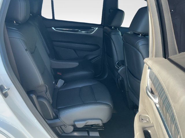 Used 2022 Cadillac XT6 Premium Luxury w/ Technology Package FWD image 34
