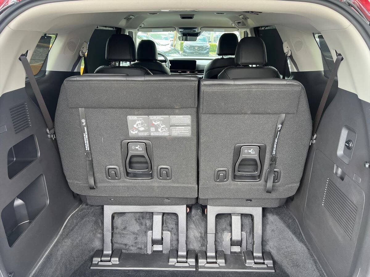 Used 2026 Kia Carnival EX FWD image 15