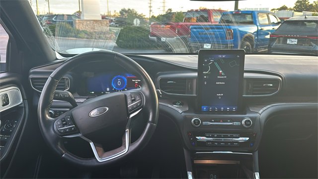 Used 2020 Ford Explorer Platinum w/ Premium Technology Package image 12