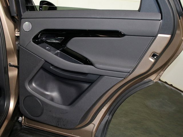 Used 2024 Land Rover Range Rover Evoque Dynamic SE image 31
