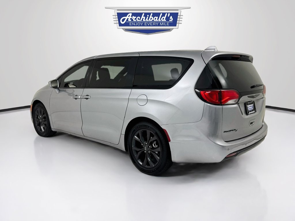 Used 2020 Chrysler Pacifica Touring w/ S Appearance Package FWD image 6