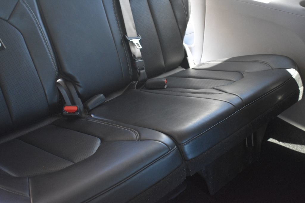Used 2024 Chrysler Pacifica Touring-L FWD image 29