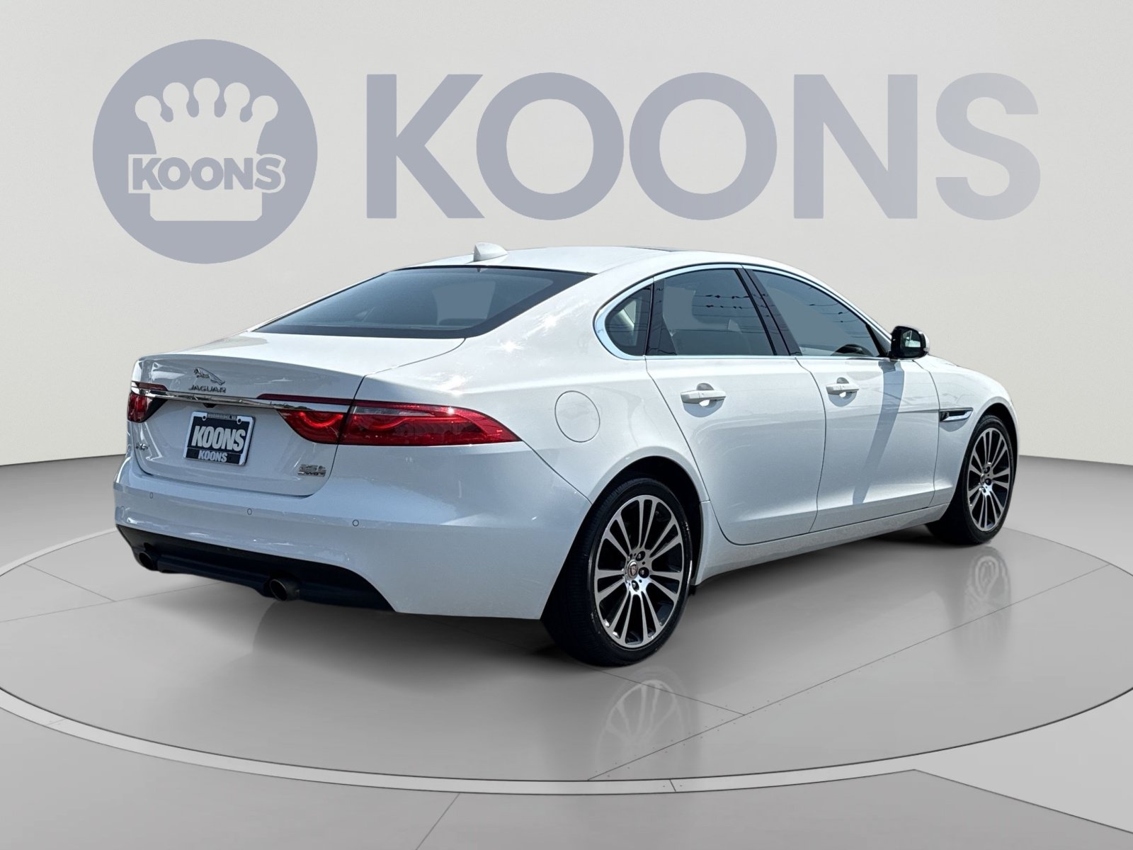 Used 2018 Jaguar XF Prestige AWD/4WD image 7