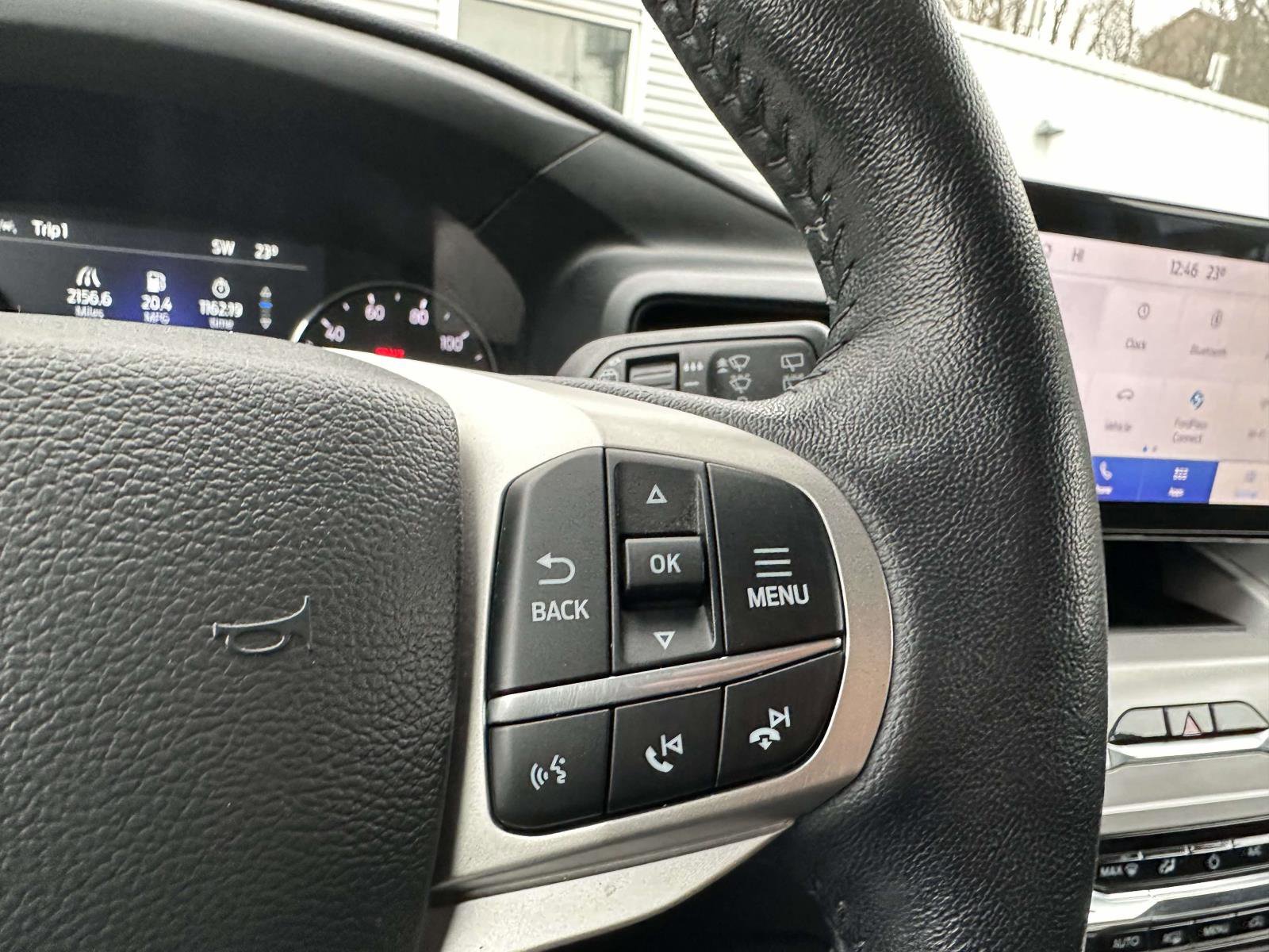 Used 2022 Ford Explorer XLT image 28