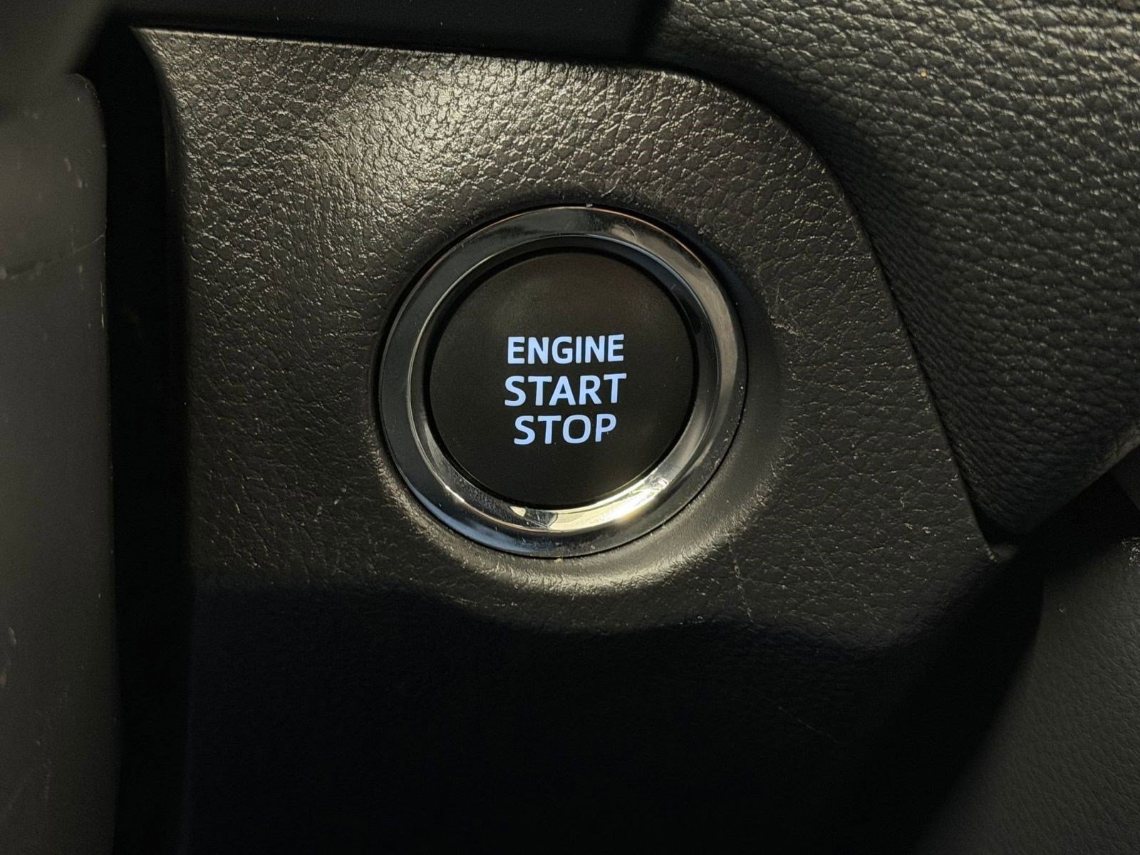 Used 2025 Toyota RAV4 XLE image 28