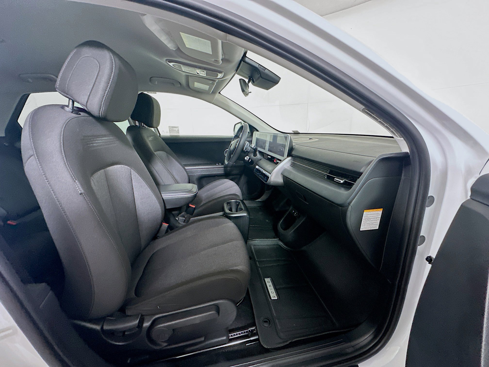 Used 2024 Hyundai Ioniq 5 SE image 30