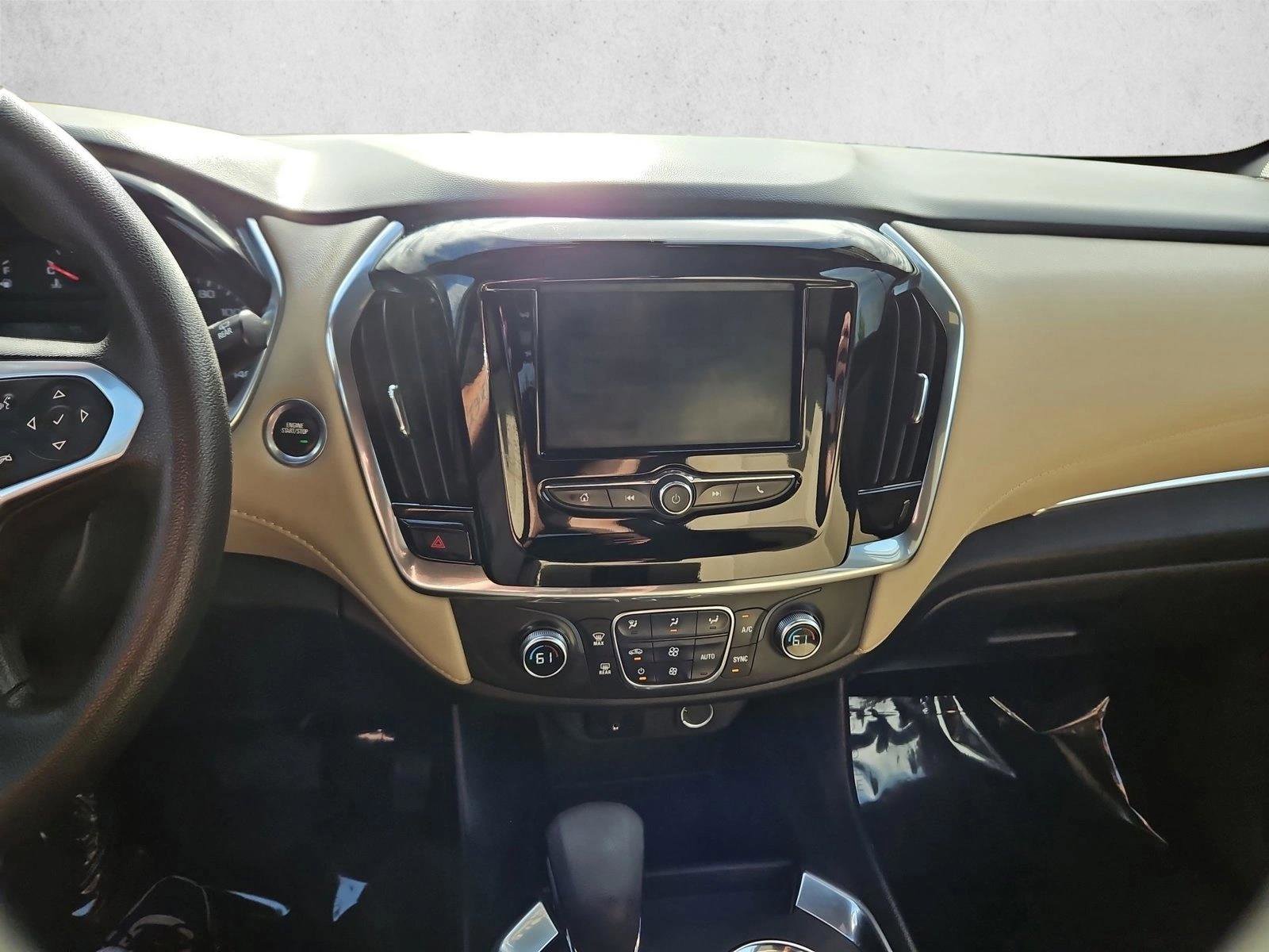 Used 2023 Chevrolet Traverse LS FWD image 15