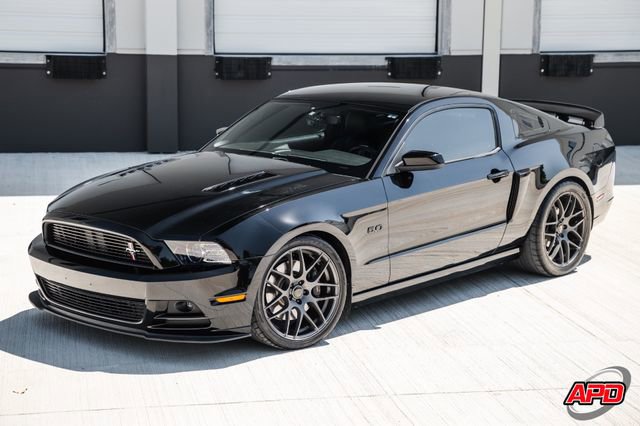 Used 2013 Ford Mustang GT Premium RWD image 34