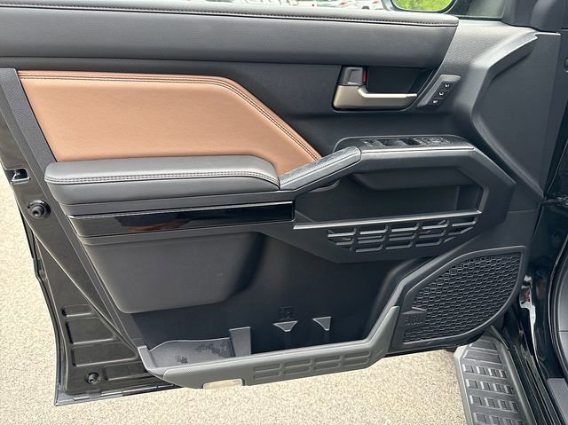 Used 2025 Toyota 4Runner Limited AWD/4WD image 12
