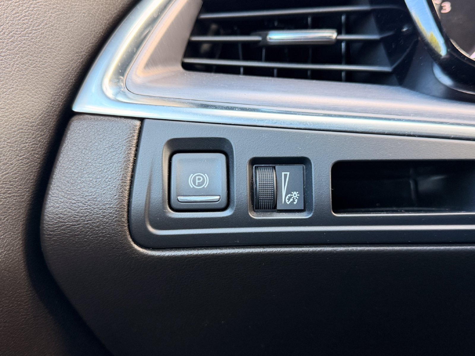 Used 2022 Cadillac XT5 Luxury AWD/4WD image 21
