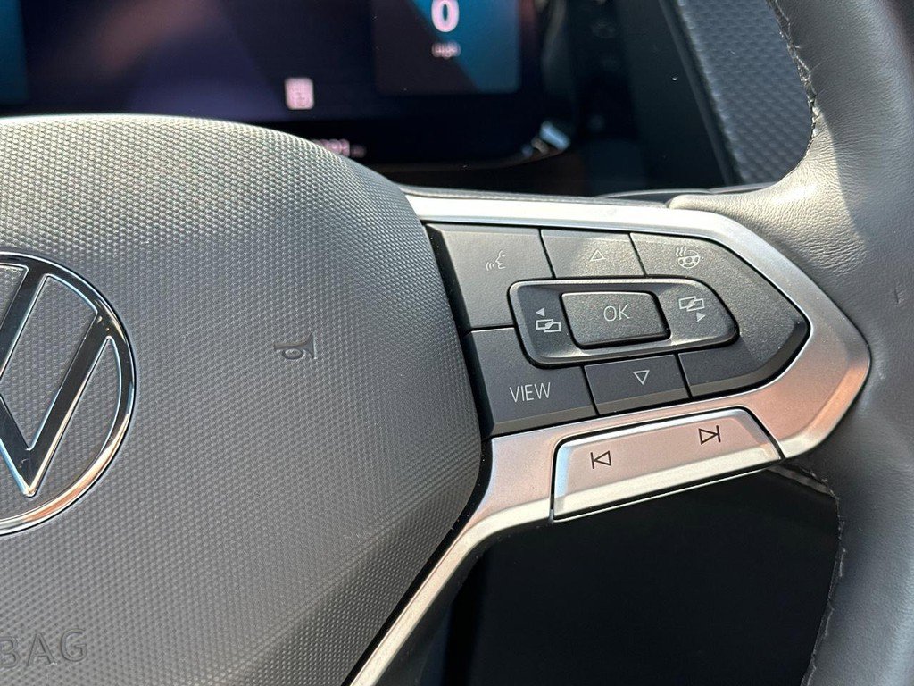 Used 2025 Volkswagen Atlas Cross Sport SEL Premium R-Line image 24