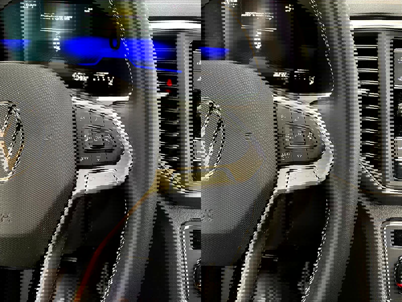 Used 2023 Volkswagen Atlas Cross Sport SE image 22