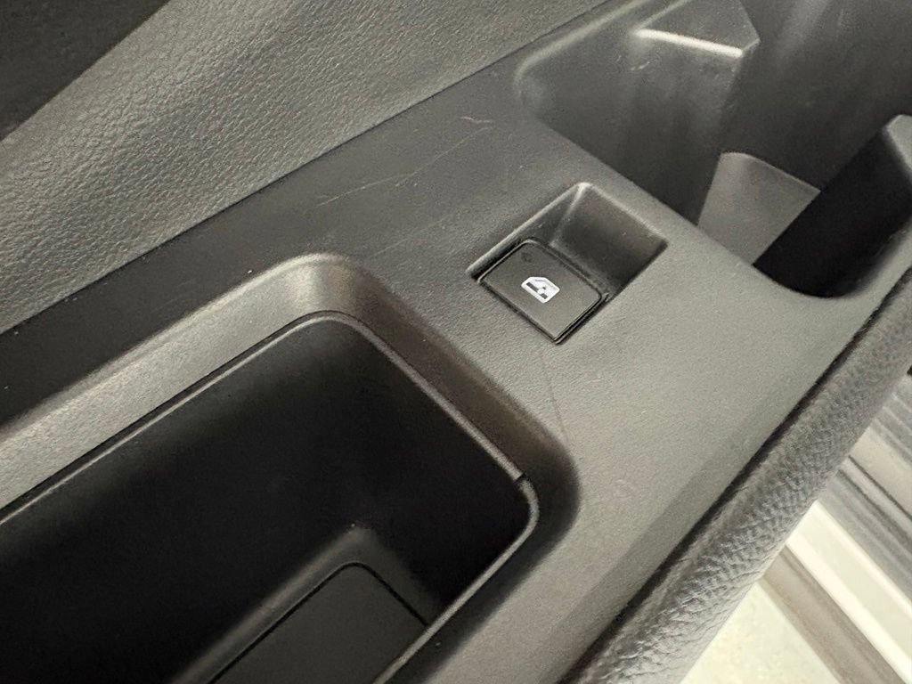 Used 2024 Nissan Pathfinder SV FWD image 37