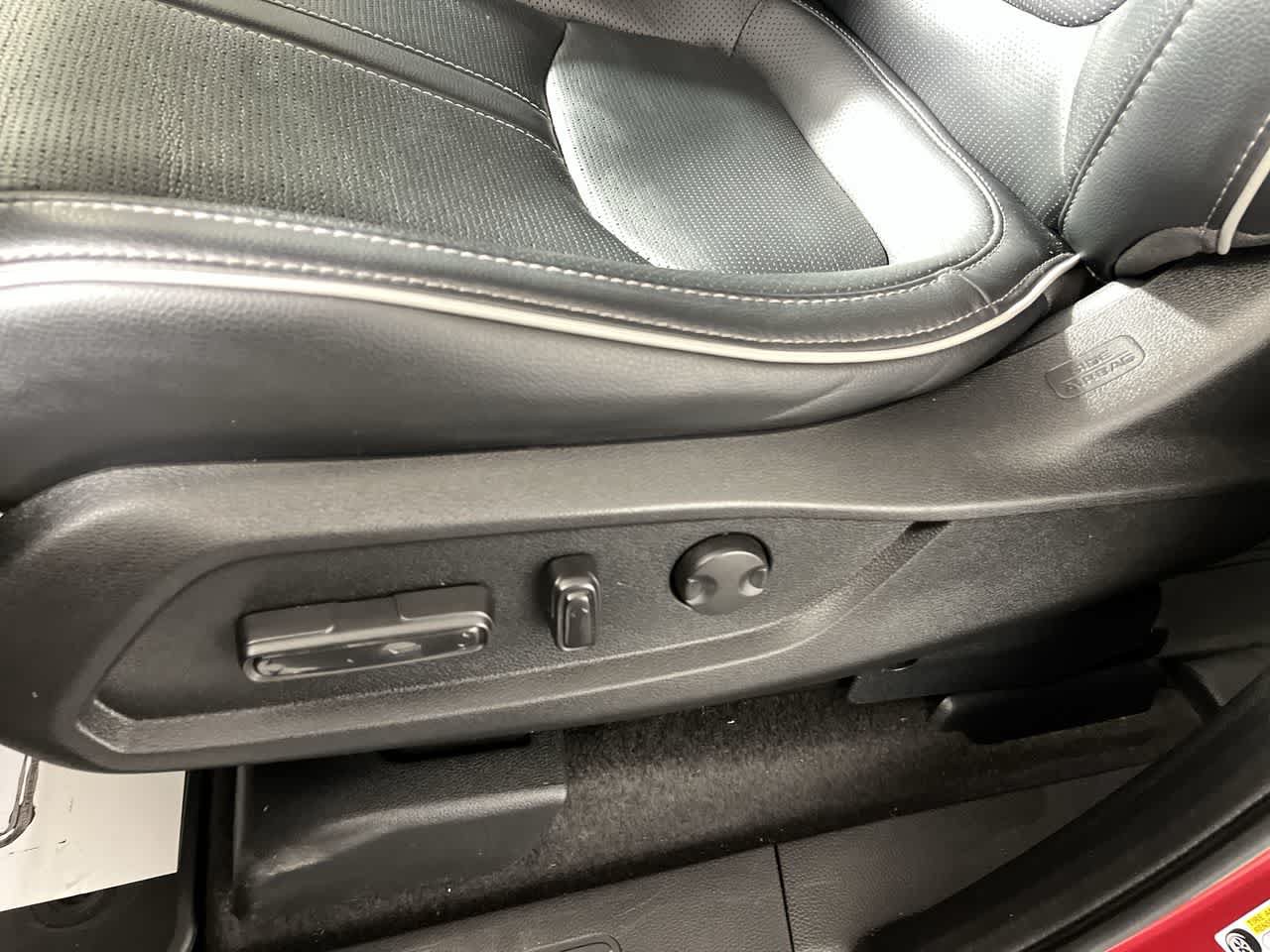 Used 2023 Honda Pilot Touring image 14