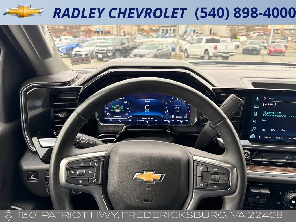 Used 2025 Chevrolet Silverado 2500 LT w/ Convenience Package AWD/4WD image 6