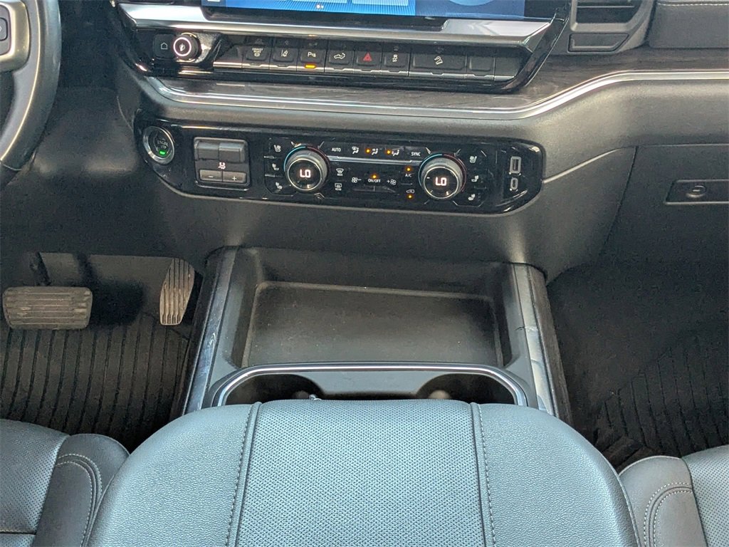 Used 2024 Chevrolet Silverado 2500 LTZ w/ LTZ Convenience Package image 19