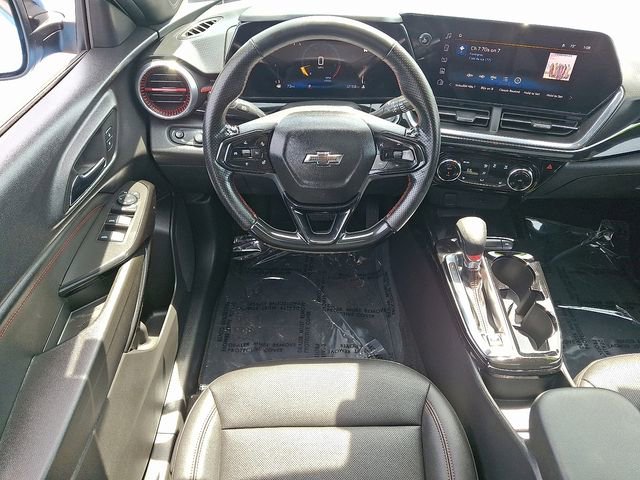 Certified 2024 Chevrolet Trax RS w/ Sunroof Package FWD image 11