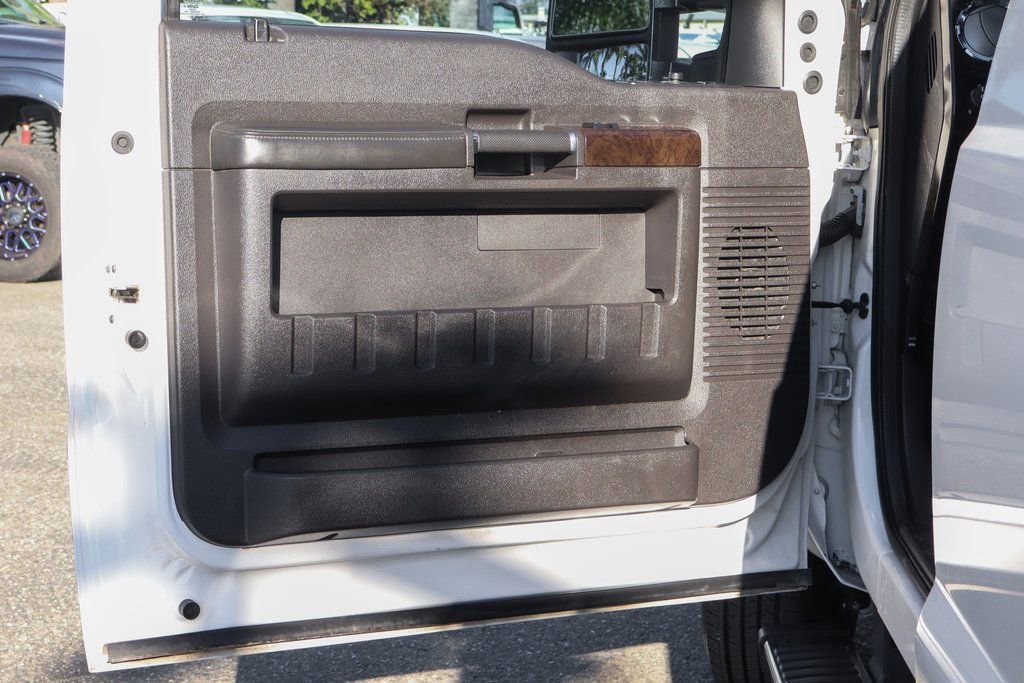 Used 2016 Ford F350 Platinum image 17