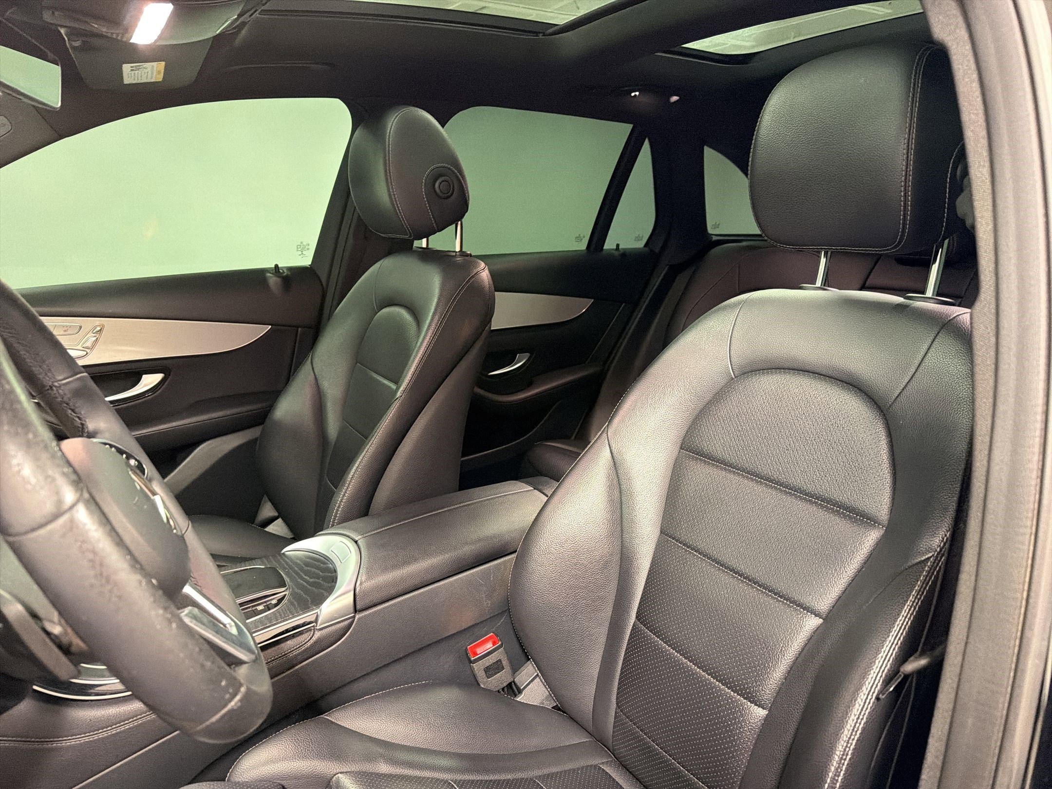 Used 2020 Mercedes-Benz GLC 300 image 22