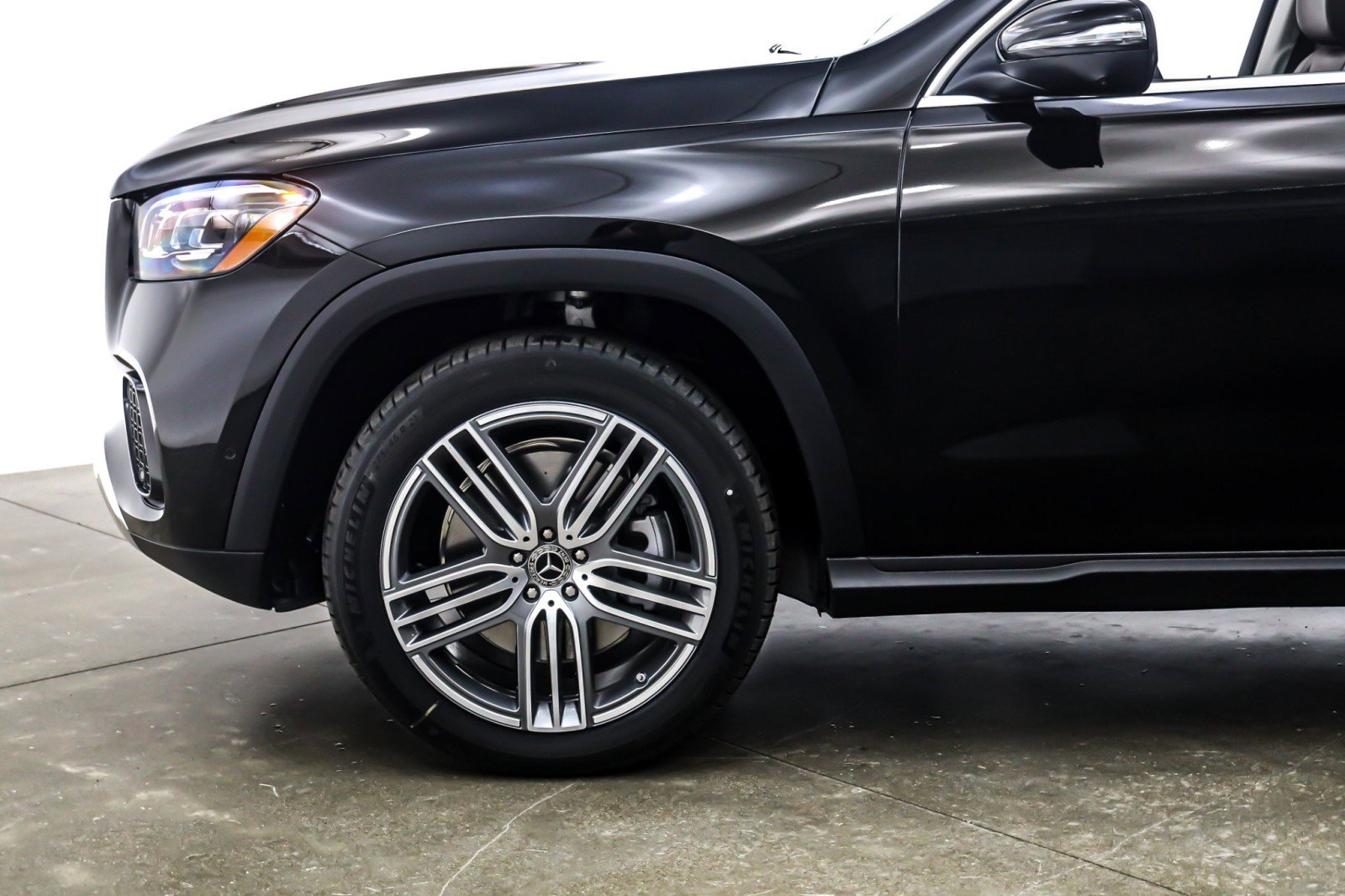 New 2026 Mercedes-Benz GLS 450 4MATIC image 10