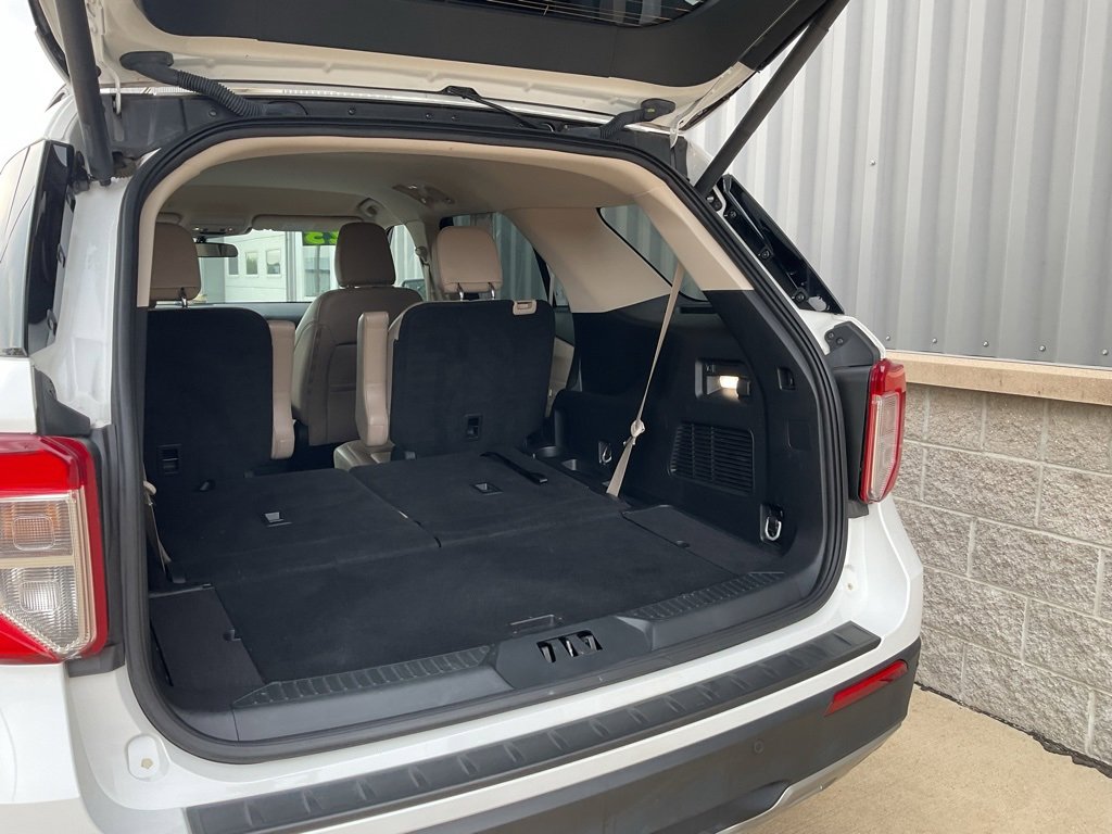 Used 2023 Ford Explorer XLT w/ Equipment Group 202A image 21