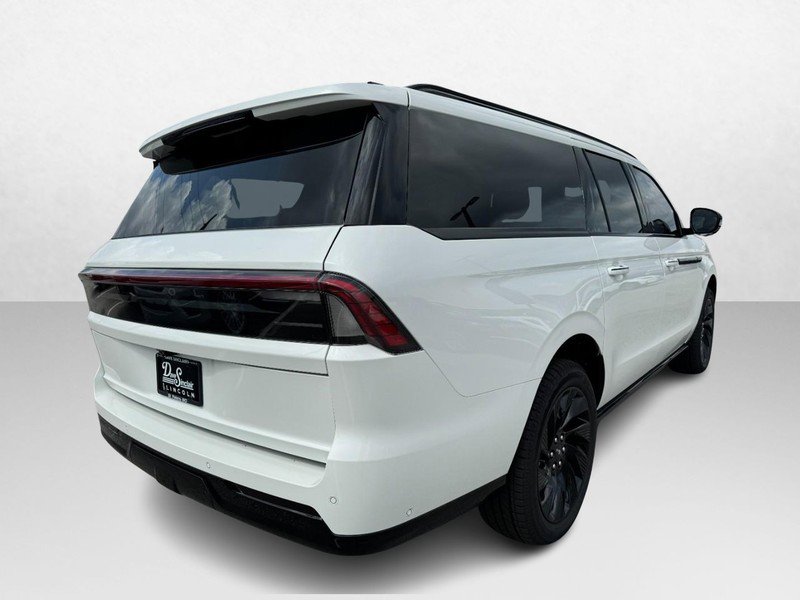 Used 2025 Lincoln Navigator L Reserve w/ Jet Appearance Package image 5