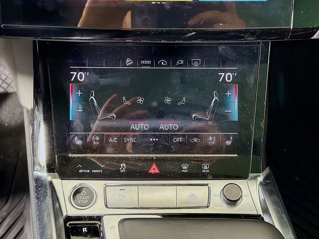 Used 2022 Audi e-tron Premium Plus image 19