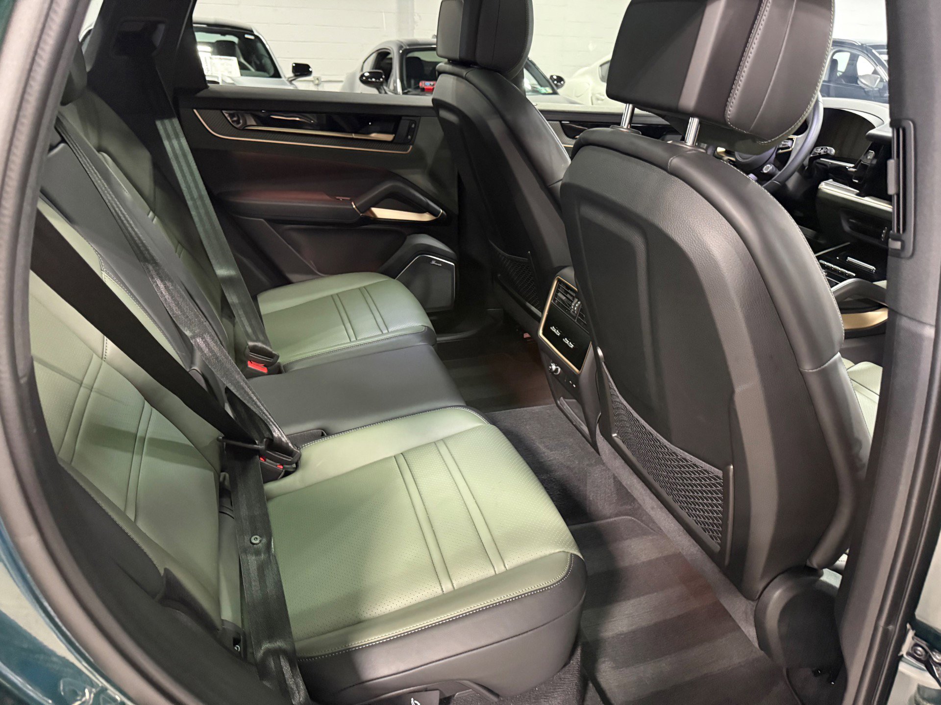 Used 2024 Porsche Cayenne S image 41