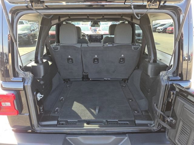 Used 2024 Jeep Wrangler Sahara image 23