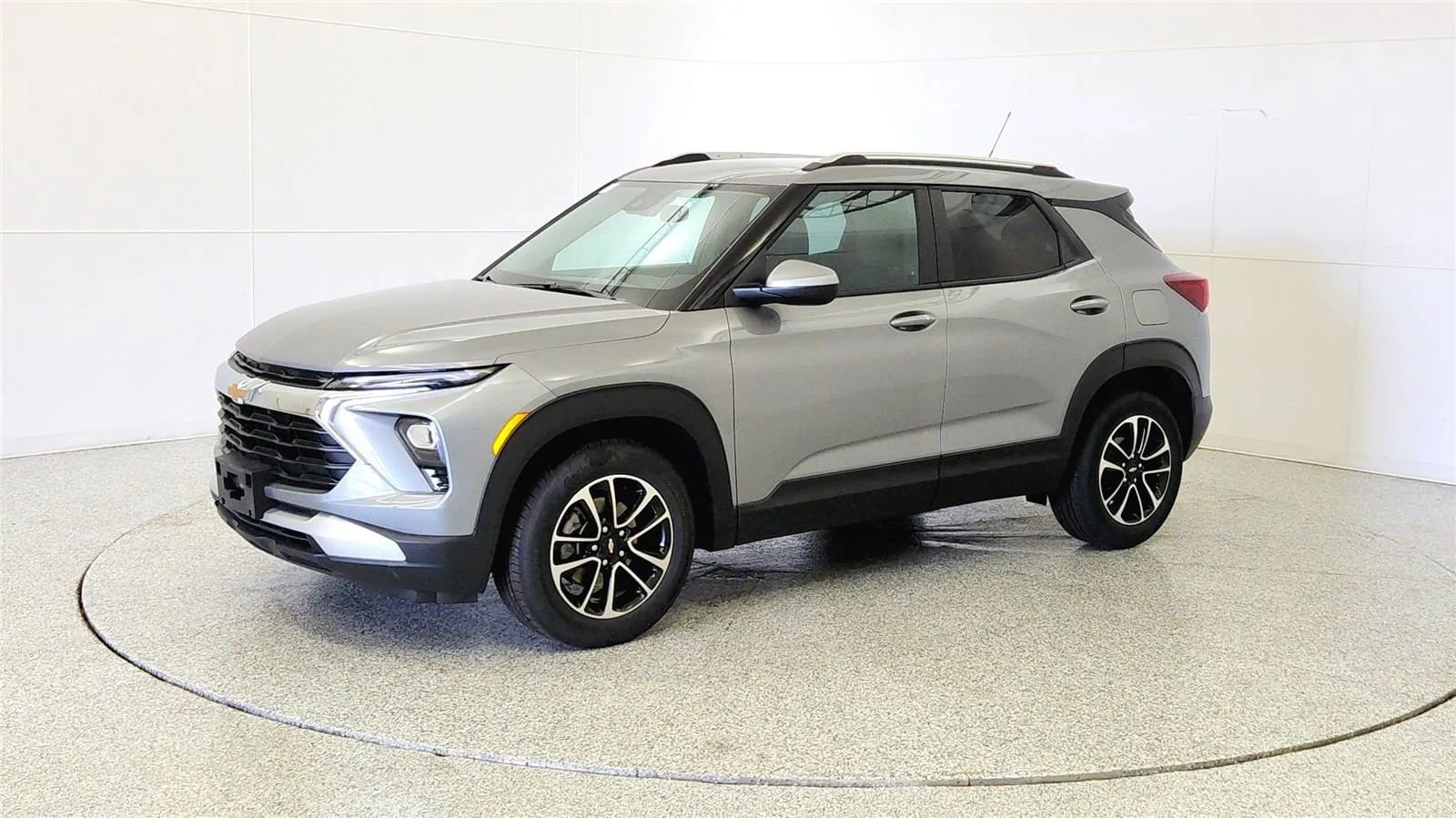 Used 2026 Chevrolet TrailBlazer LT FWD image 3