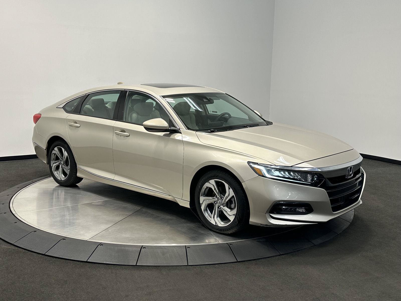 Used 2018 Honda Accord EX image 2