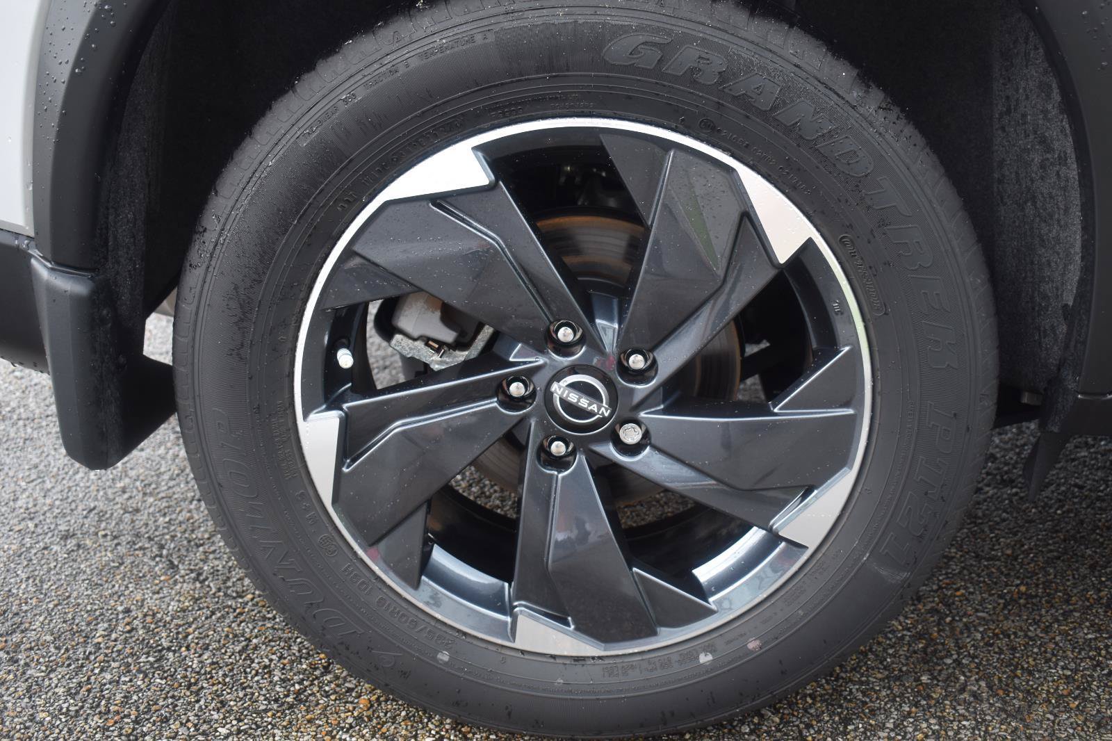 Certified 2024 Nissan Rogue SV w/ SV Premium Package FWD image 12