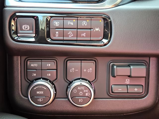 New 2026 GMC Yukon XL Denali w/ Denali Reserve Package AWD/4WD image 16