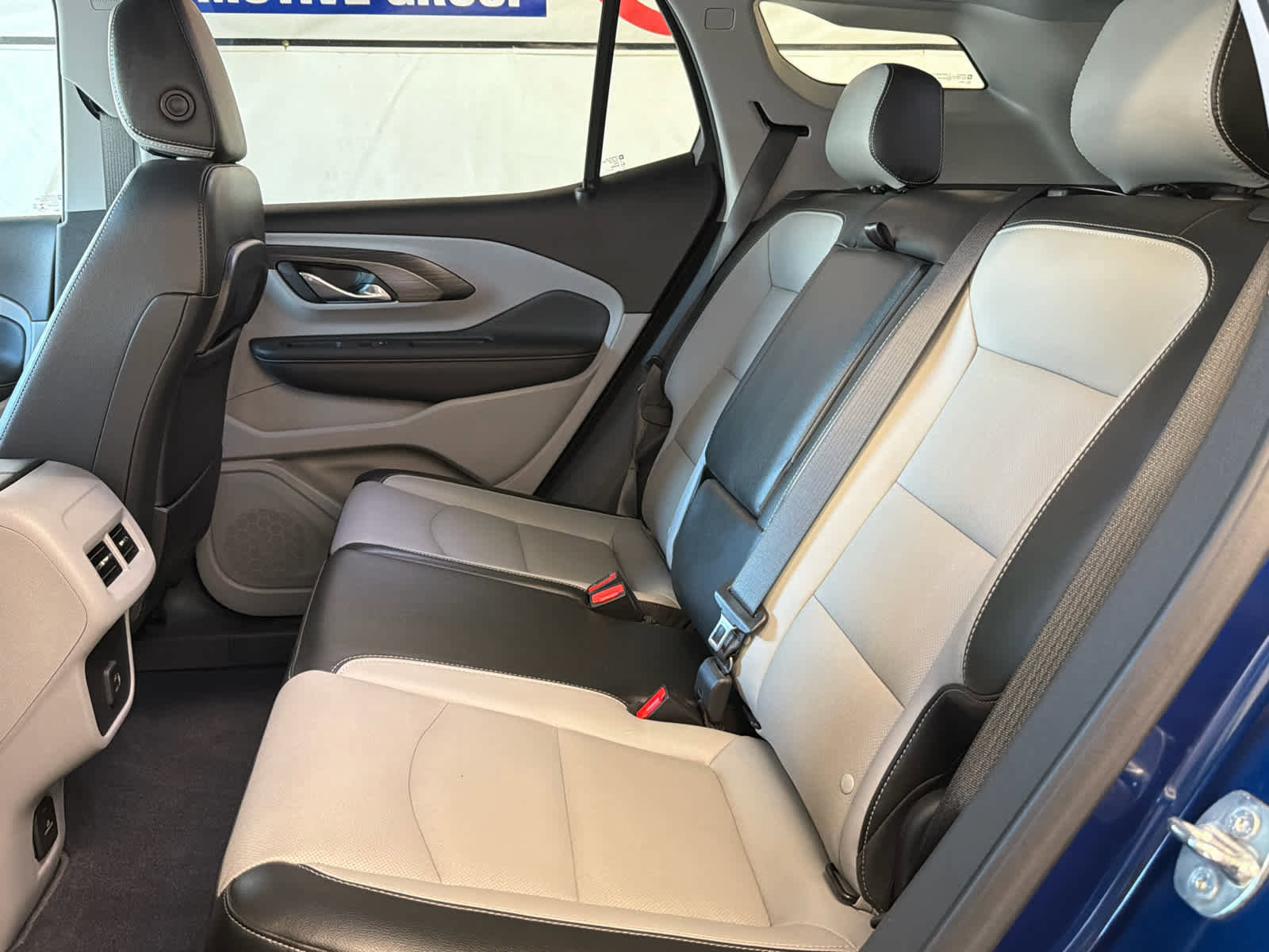 Used 2023 GMC Terrain SLT w/ LPO, 'HIT The Road' Package image 20
