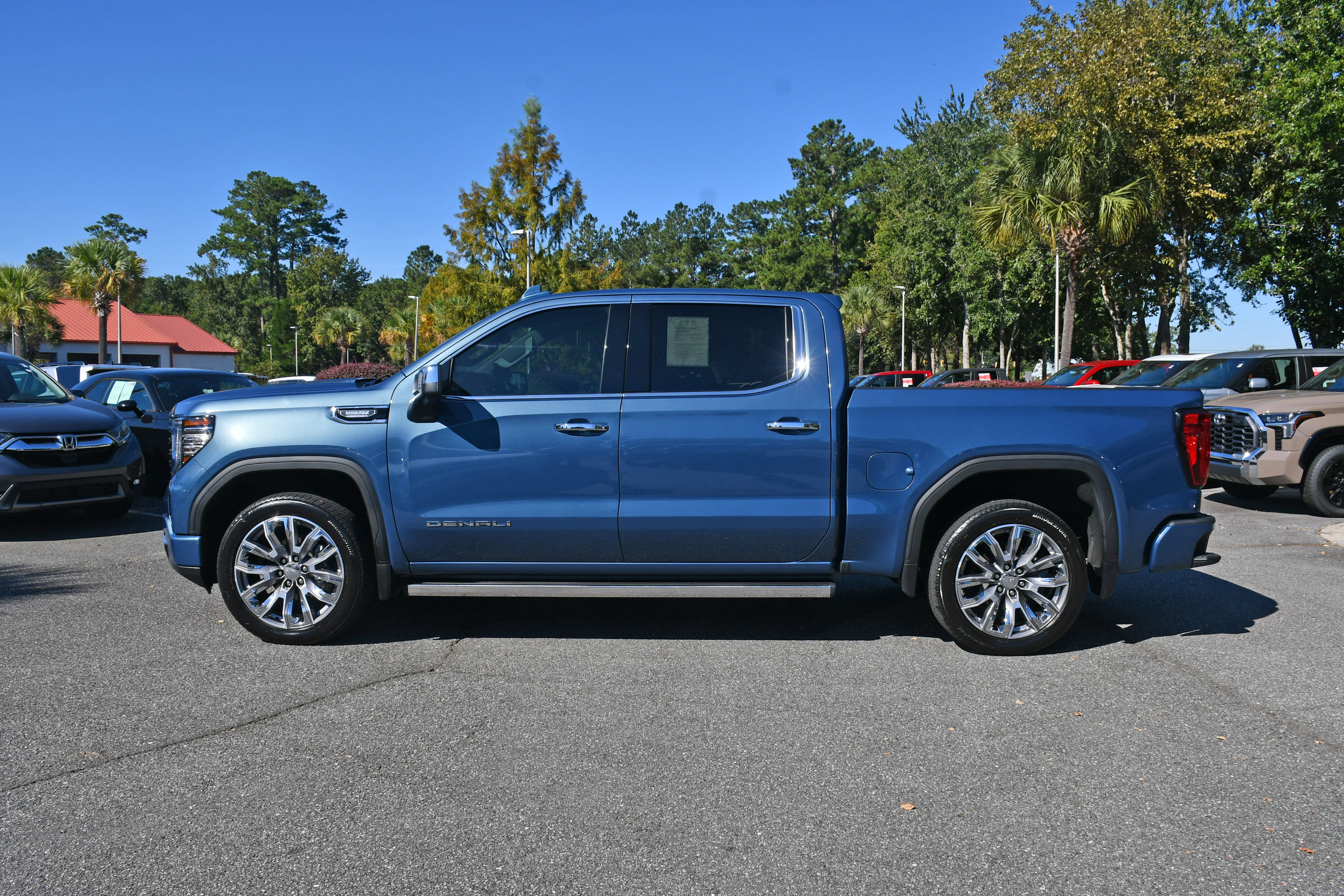 Used 2024 GMC Sierra 1500 Denali AWD/4WD image 2