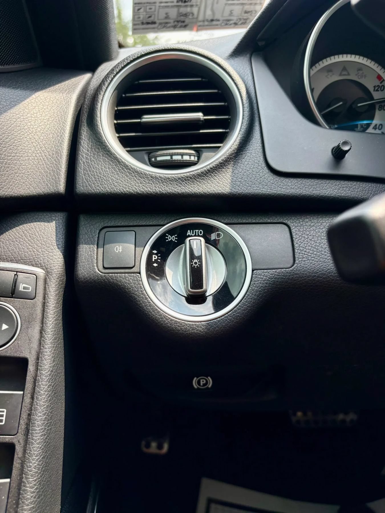 Used 2012 Mercedes-Benz C 300 4MATIC Sedan image 31