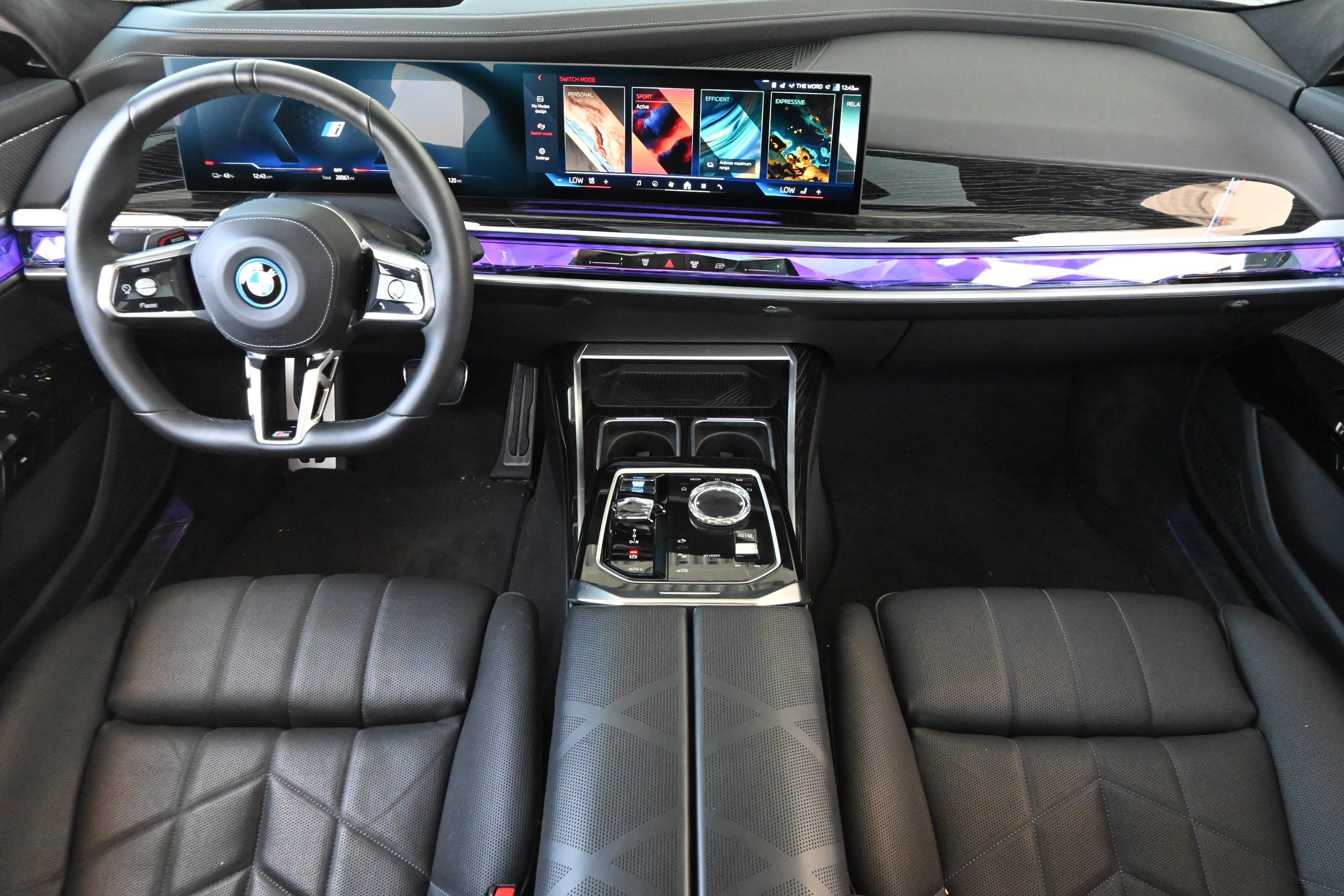 Certified 2024 BMW i7 eDrive50 w/ M Sport Package RWD image 14