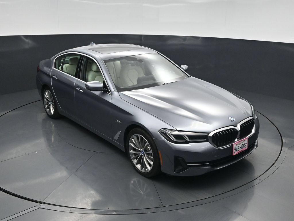 Used 2022 BMW 530e w/ Convenience Package RWD image 36