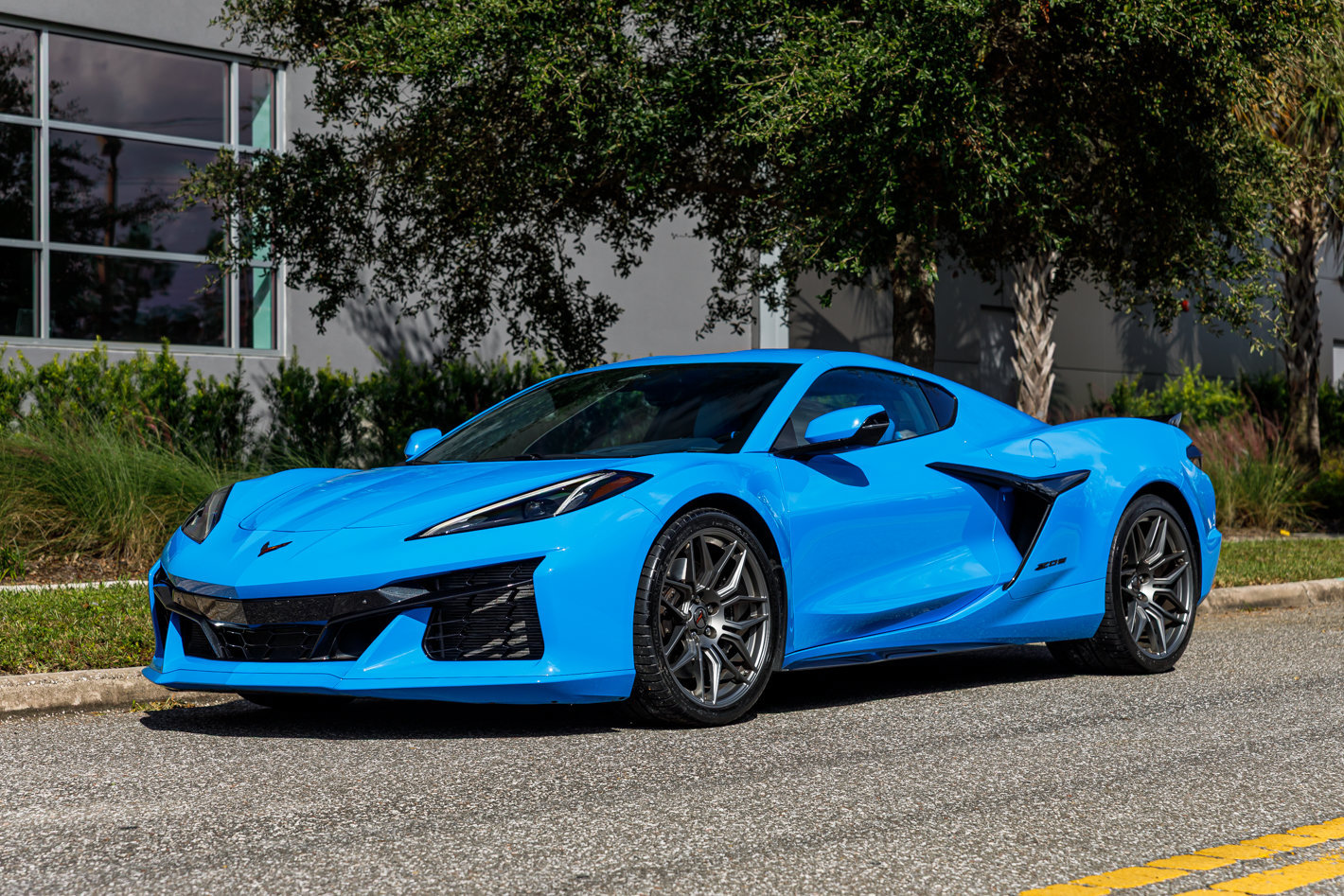 Used 2025 Chevrolet Corvette Z06 RWD image 30