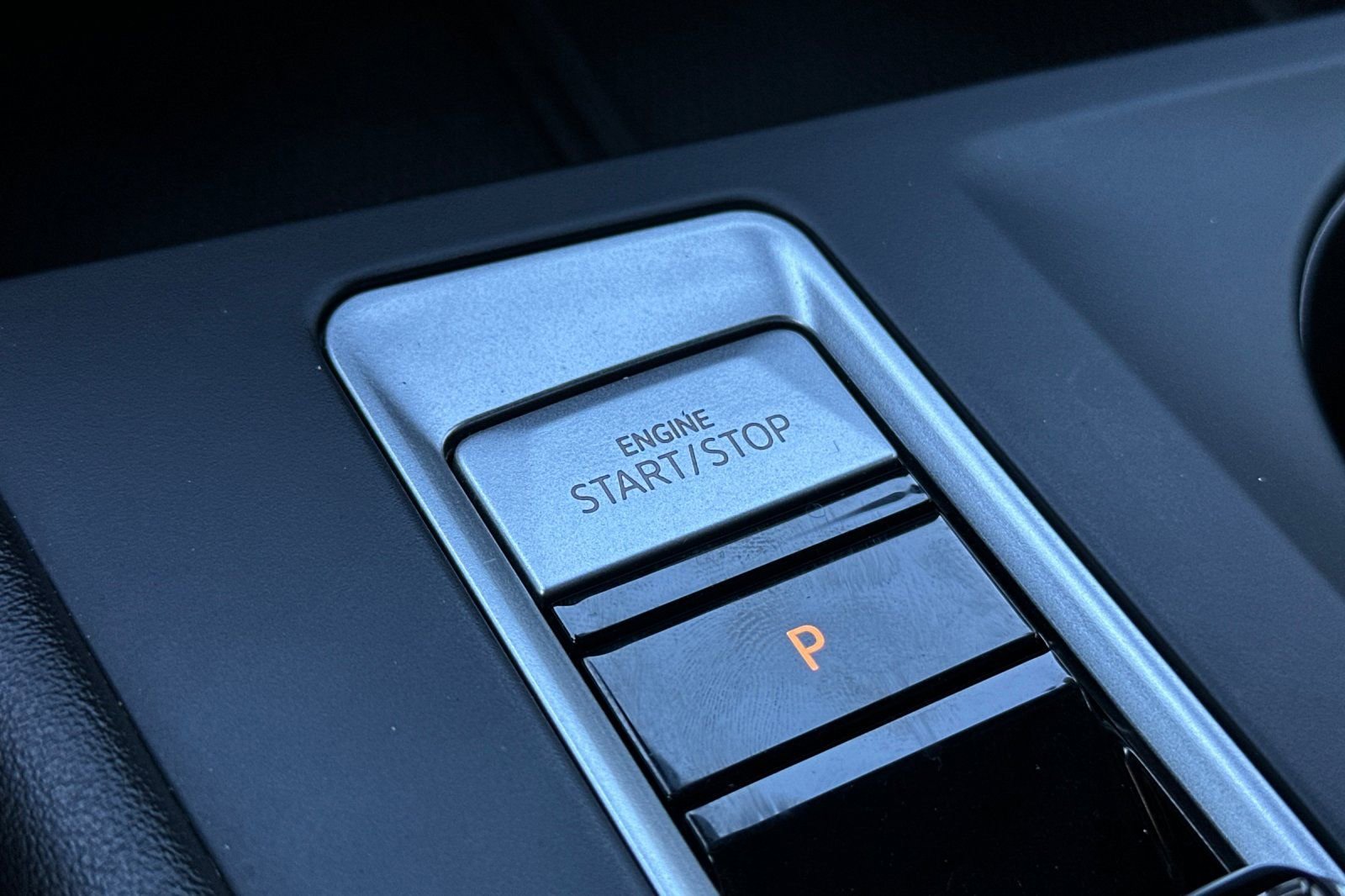 Used 2024 Volkswagen Atlas Cross Sport SE image 21