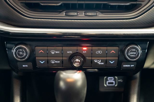 Used 2022 Jeep Compass Trailhawk image 12