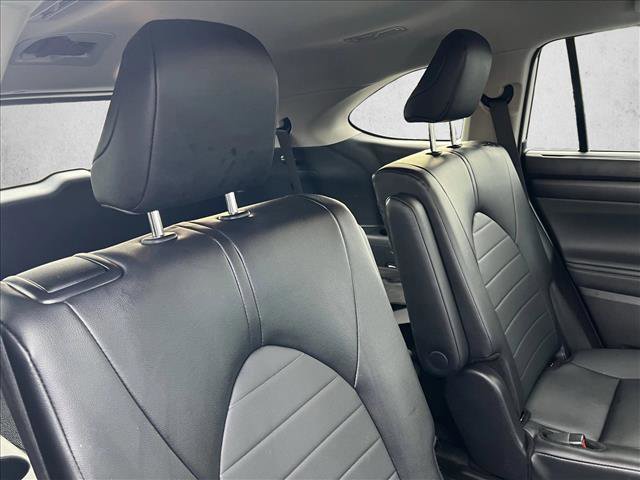 Certified 2025 Toyota Highlander XLE image 21