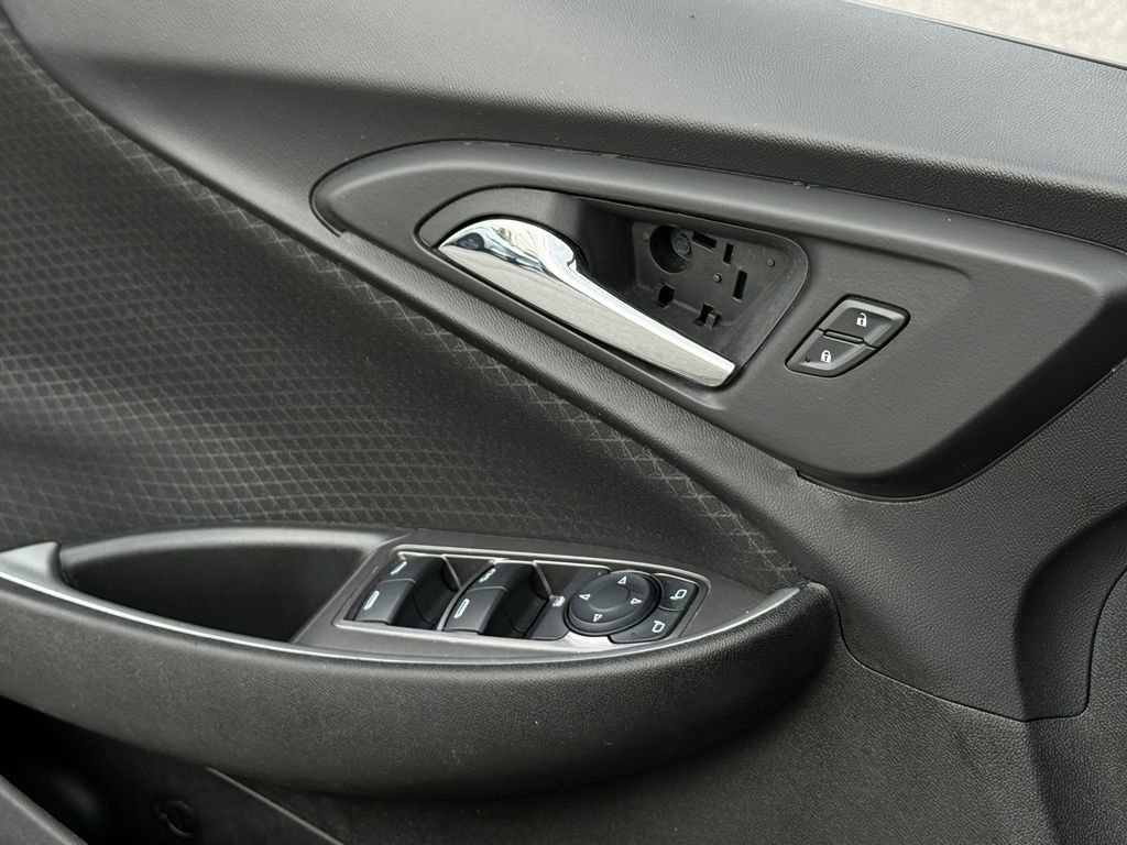 Used 2023 Chevrolet Malibu LT image 36