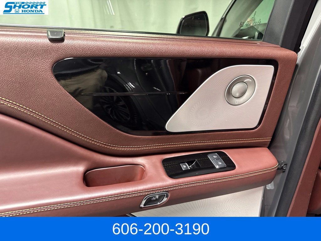 Used 2022 Lincoln Aviator Black Label Grand Touring w/ Class IV Trailer Tow Package AWD/4WD image 17