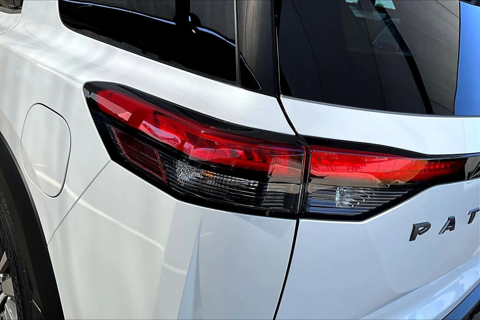 New 2026 Nissan Pathfinder SL image 12
